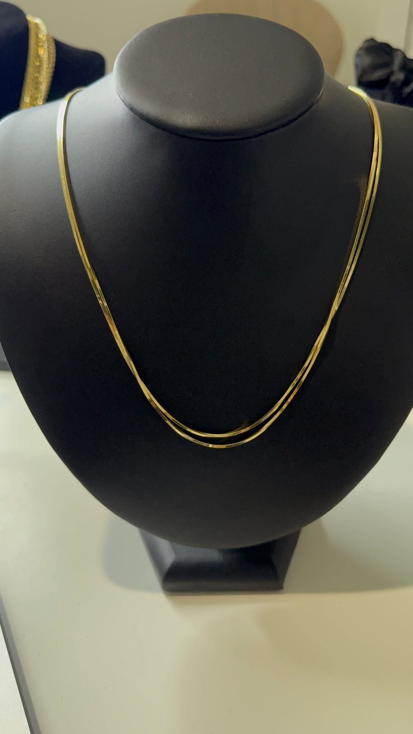 Cadena Estilo Omega en Oro 14K – 6.2 g | 1.3 mm | 18”