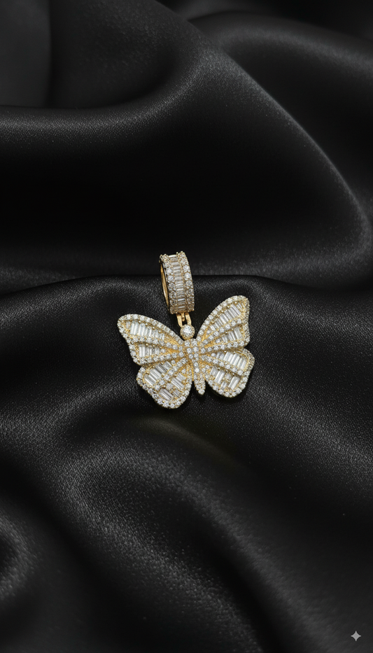 Colgante Mariposa Iced Out - Oro 14K y Circonitas Baguette
