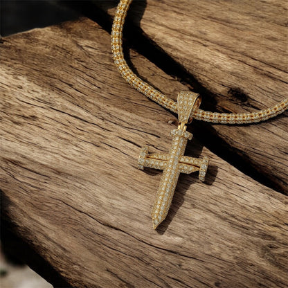 Cruz de clavo de Oro 14K