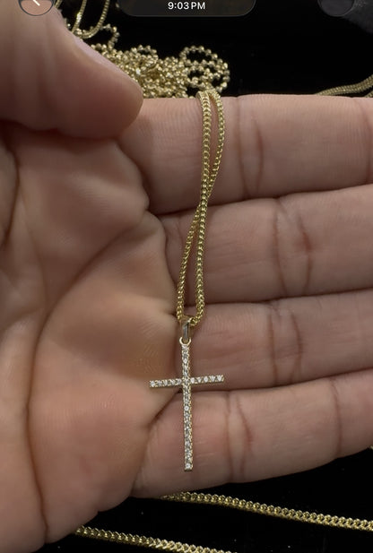 ✨ Cadena Estilo Franco 10K con Cruz en Circonias – 2 mm | 22”