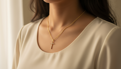 ✨ Cadena Estilo Franco 10K con Cruz en Circonias – 2 mm | 22”