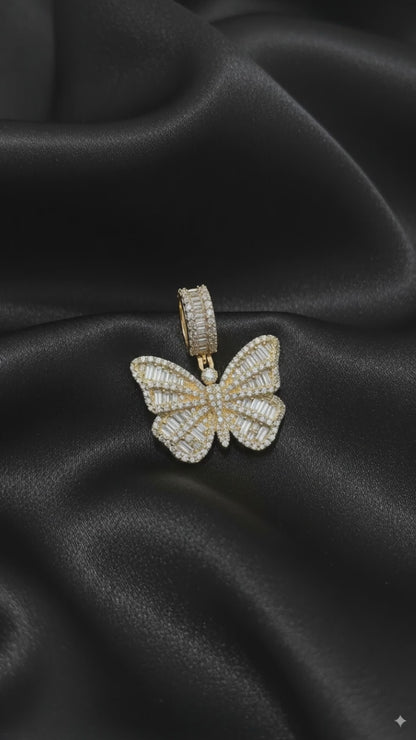 Colgante Mariposa Iced Out - Oro 14K y Circonitas Baguette